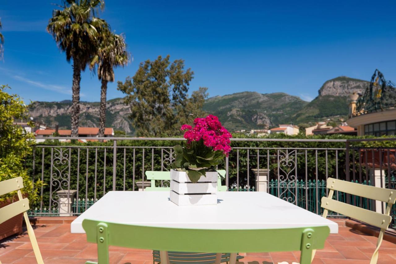 Casa Beatrice Bed & Breakfast Sorrento Exterior photo